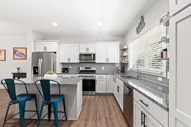 160 Keewatin Way D, Douglas Vllg, MI 49406