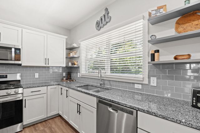 160 Keewatin Way D, Douglas Vllg, MI 49406