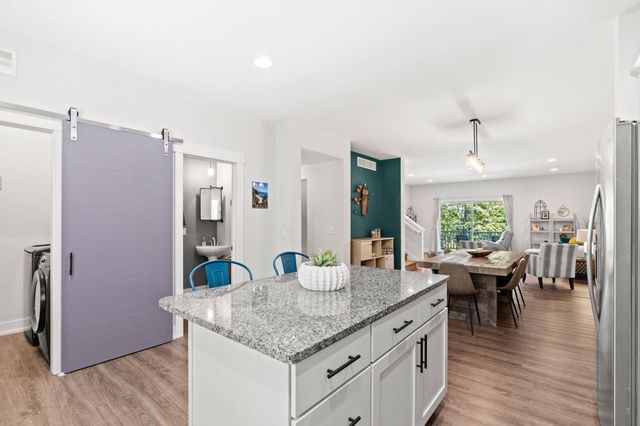 160 Keewatin Way D, Douglas Vllg, MI 49406