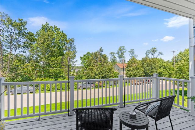 160 Keewatin Way D, Douglas Vllg, MI 49406
