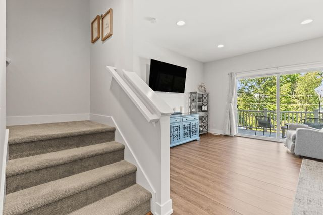 160 Keewatin Way D, Douglas Vllg, MI 49406
