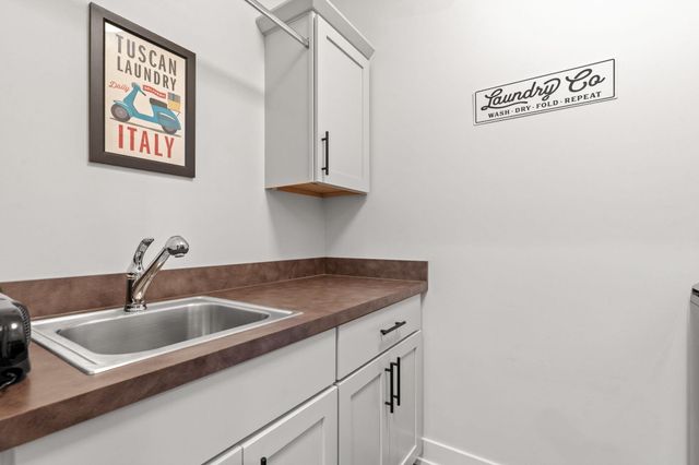 160 Keewatin Way D, Douglas Vllg, MI 49406