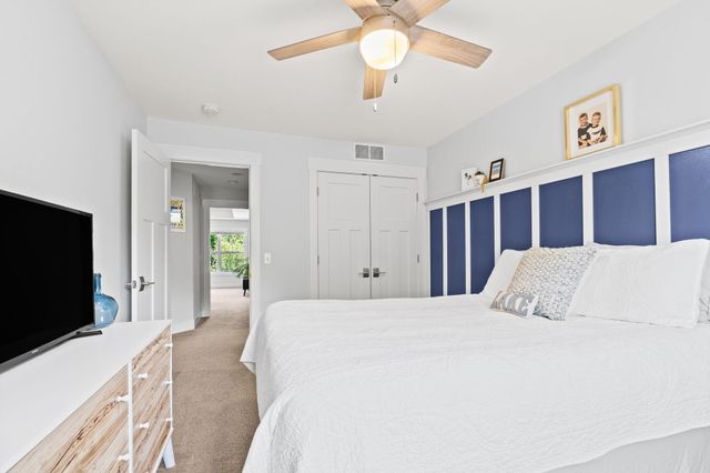 160 Keewatin Way D, Douglas Vllg, MI 49406