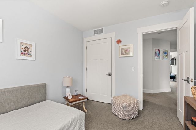 160 Keewatin Way D, Douglas Vllg, MI 49406