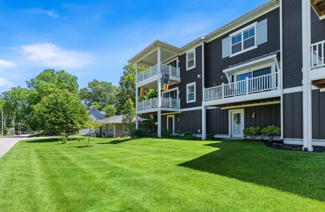 160 Keewatin Way D, Douglas Vllg, MI 49406