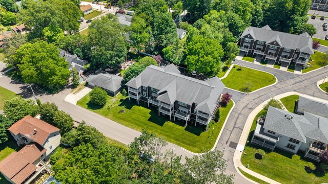 160 Keewatin Way D, Douglas Vllg, MI 49406