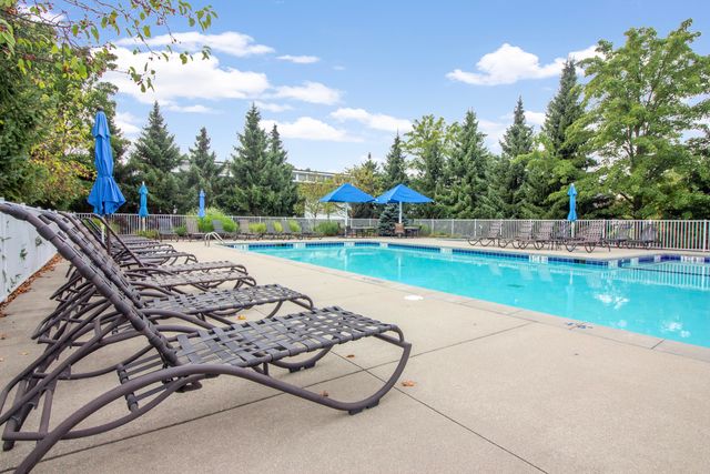 160 Keewatin Way D, Douglas Vllg, MI 49406