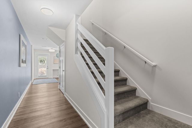 160 Keewatin Way D, Douglas Vllg, MI 49406