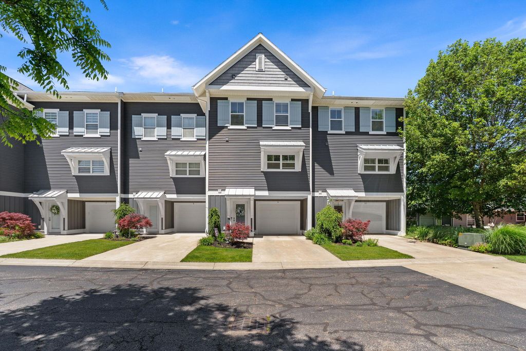 160 Keewatin Way D, Douglas Vllg, MI 49406