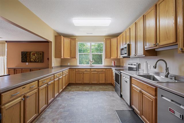 100 Clydesdale Trail 101, Medina, MN 55340