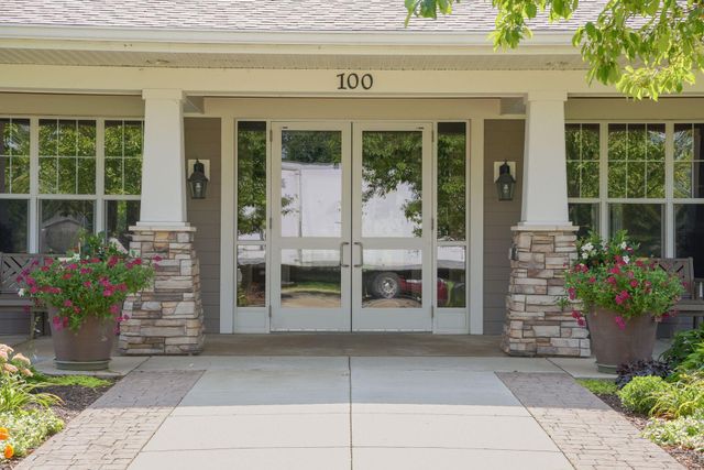 100 Clydesdale Trail 101, Medina, MN 55340