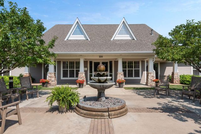 100 Clydesdale Trail 101, Medina, MN 55340