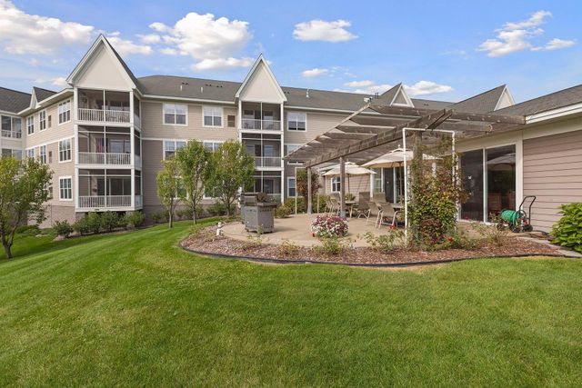 100 Clydesdale Trail 101, Medina, MN 55340