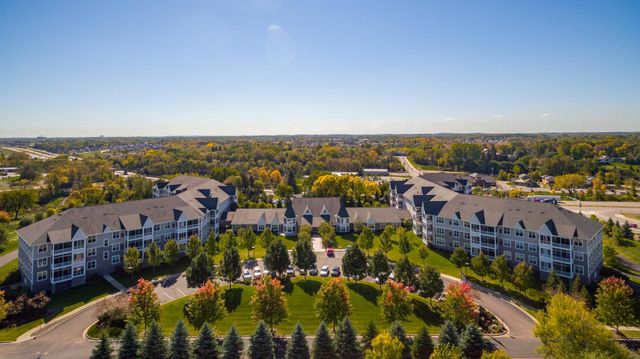 100 Clydesdale Trail 101, Medina, MN 55340