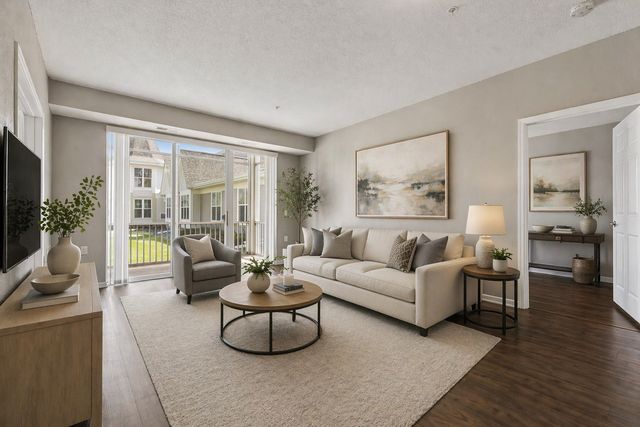 100 Clydesdale Trail 101, Medina, MN 55340