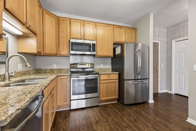 100 Clydesdale Trail 101, Medina, MN 55340
