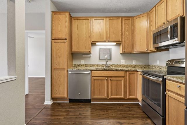 100 Clydesdale Trail 101, Medina, MN 55340