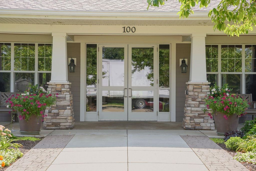100 Clydesdale Trail 101, Medina, MN 55340 — photo 2