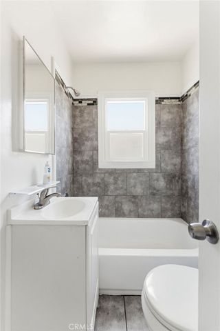 1047 W 7th, San Pedro, CA 90731