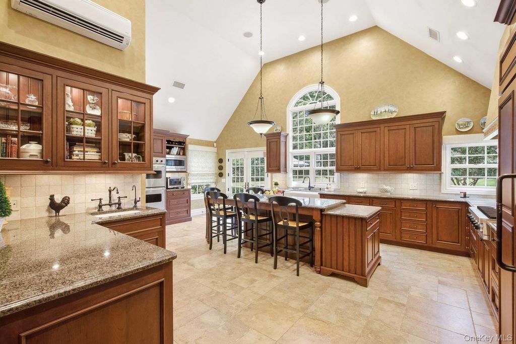 8 Fiddlers Green Drive, Lloyd Harbor, NY 11743 — photo 5