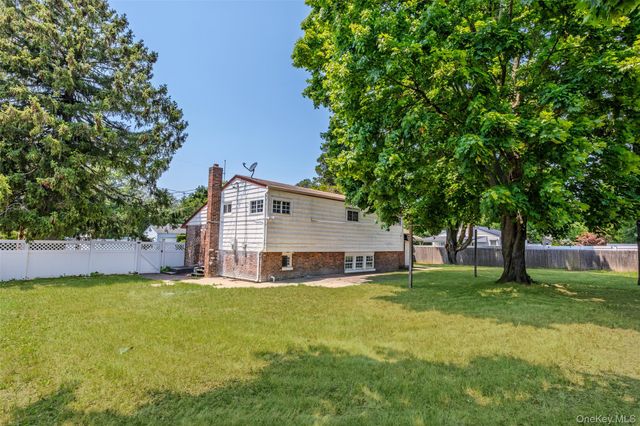 1563 Baldwin Boulevard, Bay Shore, NY 11706