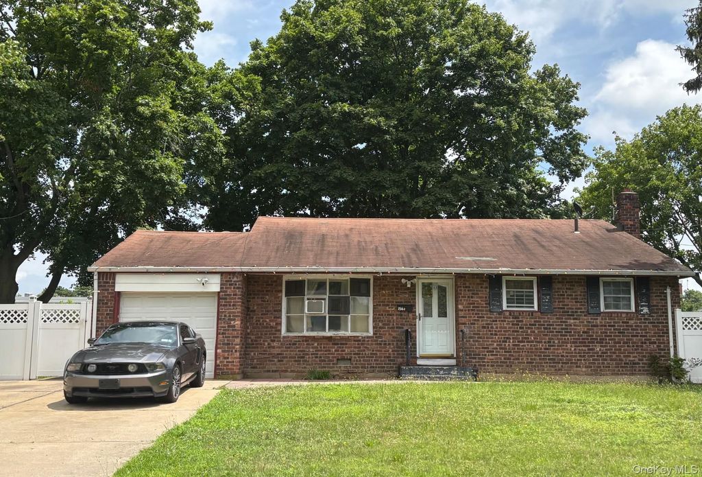 1563 Baldwin Boulevard, Bay Shore, NY 11706