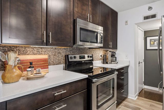 52 Groveland Terrace A304, Minneapolis, MN 55403