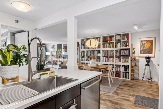 52 Groveland Terrace A304, Minneapolis, MN 55403