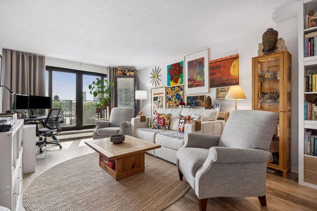 52 Groveland Terrace A304, Minneapolis, MN 55403