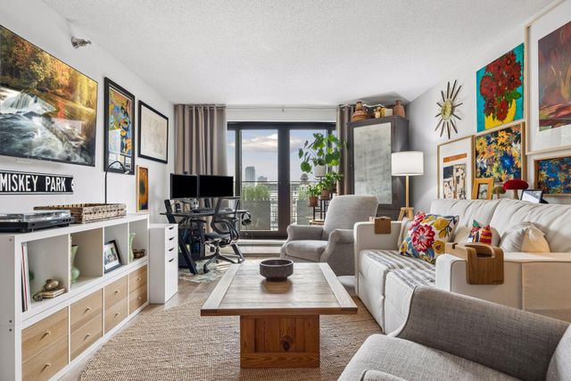 52 Groveland Terrace A304, Minneapolis, MN 55403