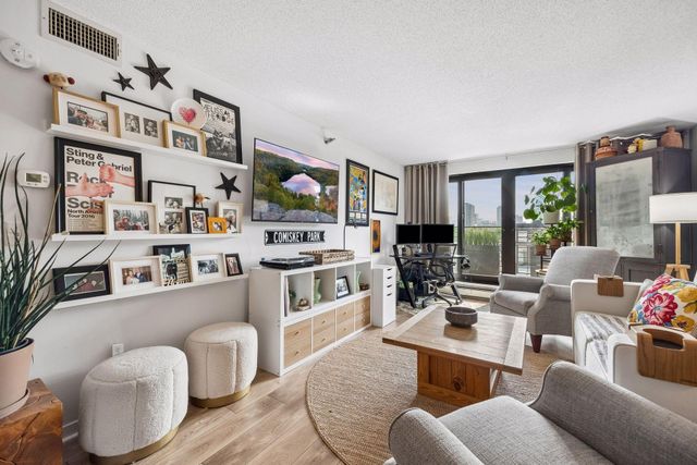 52 Groveland Terrace A304, Minneapolis, MN 55403