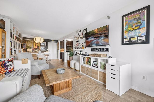 52 Groveland Terrace A304, Minneapolis, MN 55403