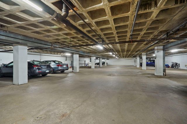 52 Groveland Terrace A304, Minneapolis, MN 55403
