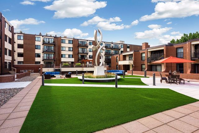 52 Groveland Terrace A304, Minneapolis, MN 55403