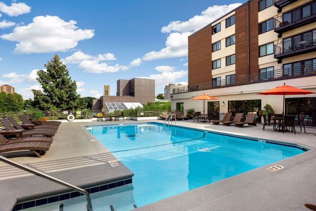 52 Groveland Terrace A304, Minneapolis, MN 55403
