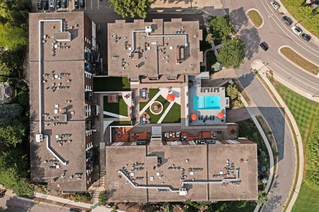 52 Groveland Terrace A304, Minneapolis, MN 55403