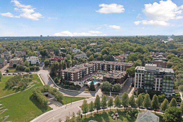 52 Groveland Terrace A304, Minneapolis, MN 55403