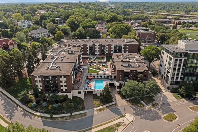 52 Groveland Terrace A304, Minneapolis, MN 55403