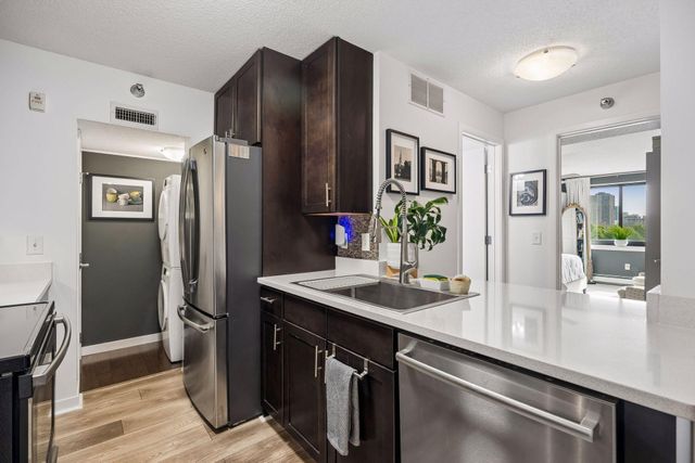 52 Groveland Terrace A304, Minneapolis, MN 55403