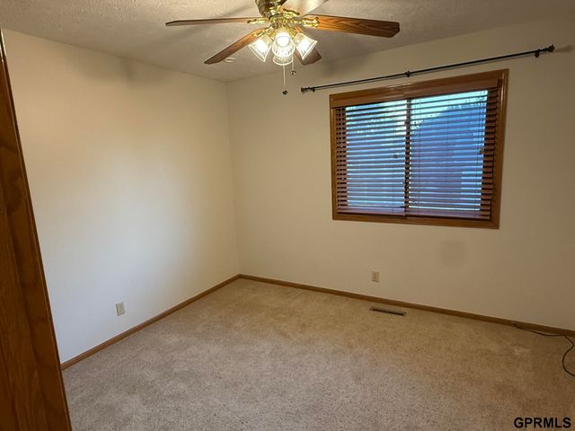 4207 S 148Th Street, Omaha, NE 68137