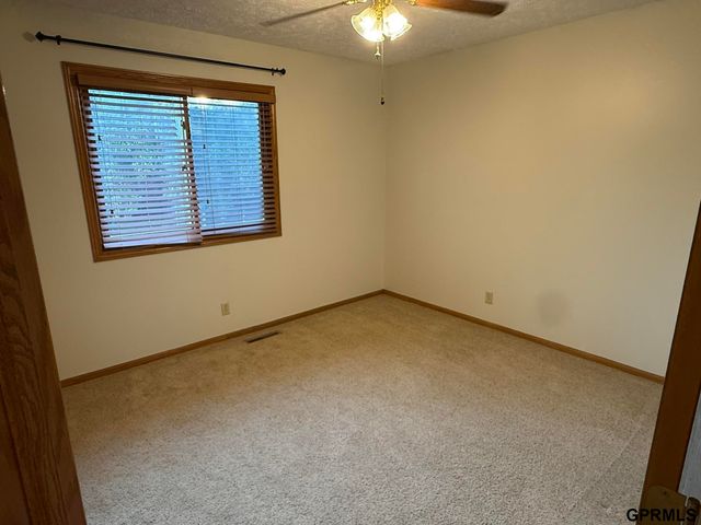 4207 S 148Th Street, Omaha, NE 68137