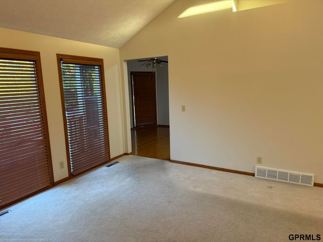 4207 S 148Th Street, Omaha, NE 68137