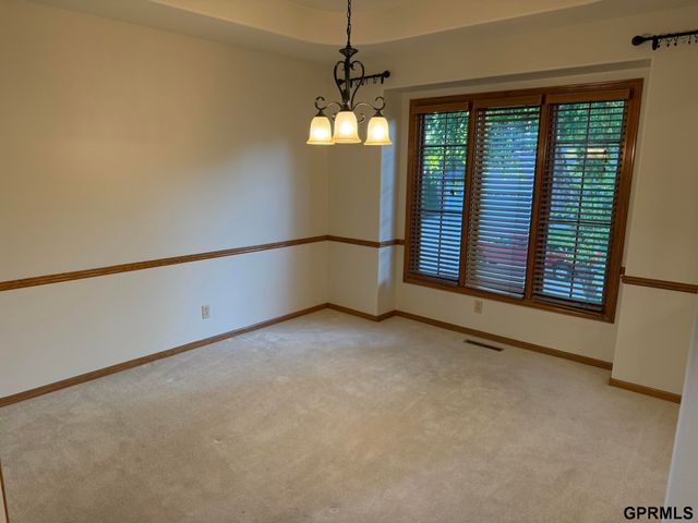 4207 S 148Th Street, Omaha, NE 68137