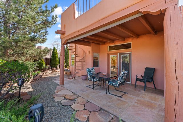 6651 Camino Rojo, Santa Fe, NM 87507