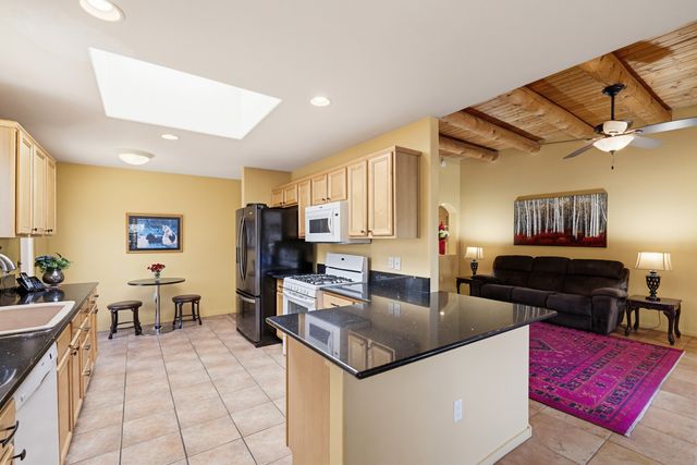 6651 Camino Rojo, Santa Fe, NM 87507