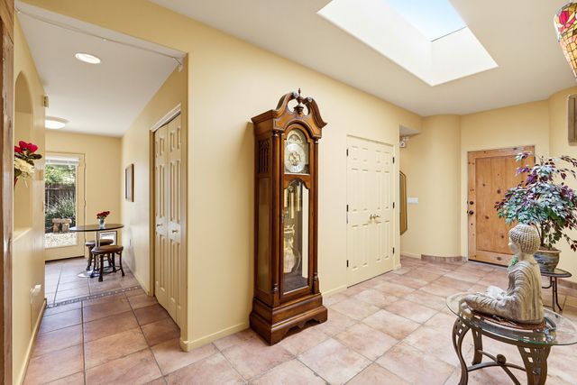 6651 Camino Rojo, Santa Fe, NM 87507