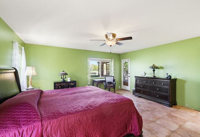 6651 Camino Rojo, Santa Fe, NM 87507