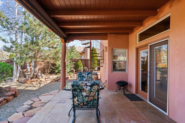 6651 Camino Rojo, Santa Fe, NM 87507