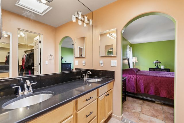 6651 Camino Rojo, Santa Fe, NM 87507