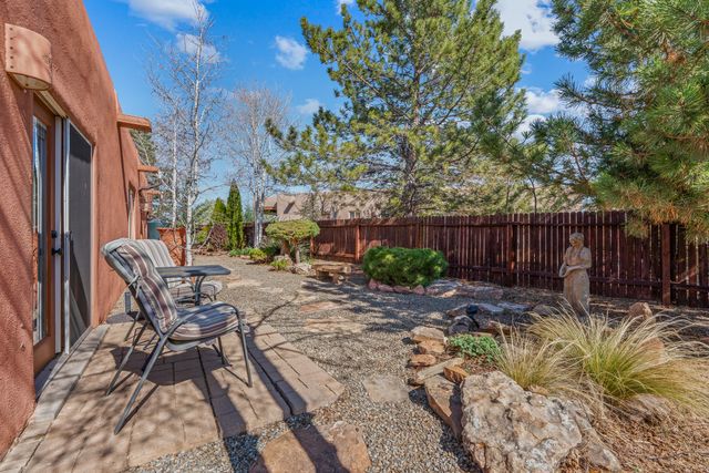 6651 Camino Rojo, Santa Fe, NM 87507